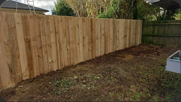 Retaining wall (photo slot)